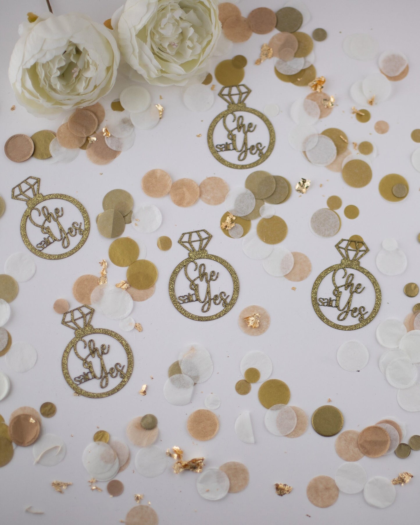 She Said Yes Engaged, Engage Decorations, Engagement Party Decorations Ideas, Confetti, Engagement Ring Decorations, Bridal Shower Decor