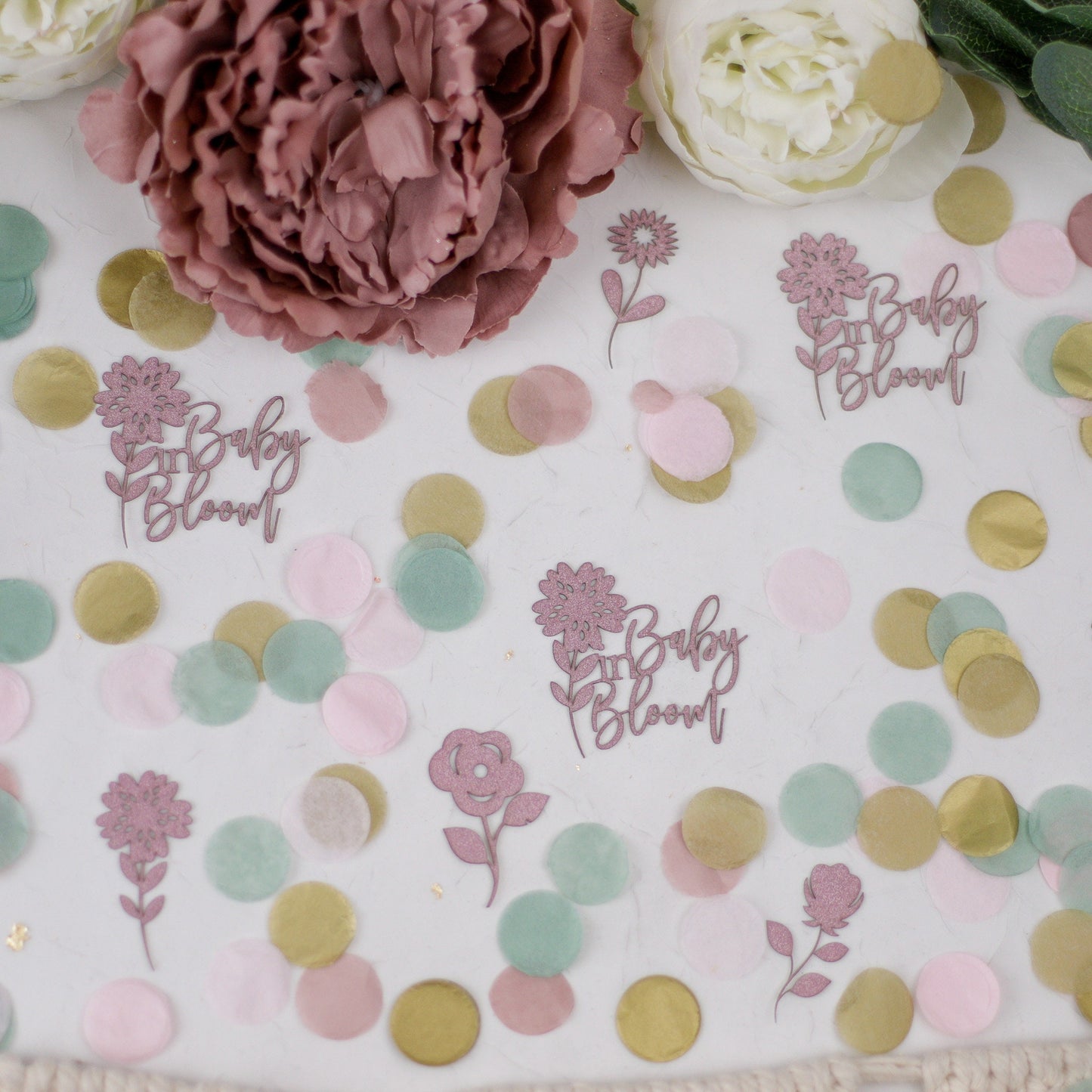 Baby In Bloom, Baby Shower Confetti, Floral Baby Shower, Pink And Green, Baby In Bloom Baby Shower, Baby Shower Table Decorations